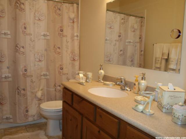 4266 S 1400 E, Holladay, UT 84124 — photo 6