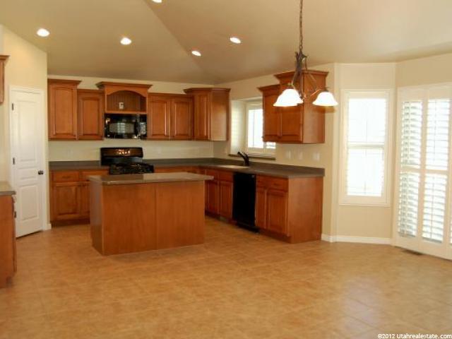 4469 S 3375 W, West Haven, UT 84401 — photo 2