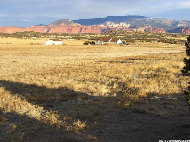 1000 S Donkey Flats Rd E, Teasdale, UT 84773 — photo 3