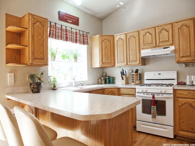 1104 E Castle Dale Cir, Sandy, UT 84094 — photo 4