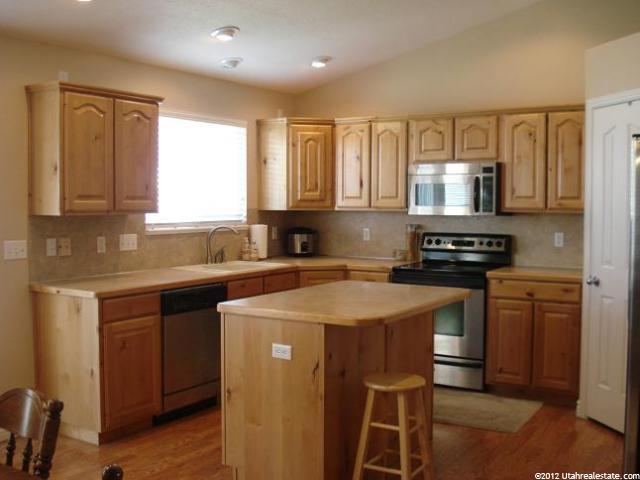 2432 W 1600 N, Clinton, UT 84015 — photo 2