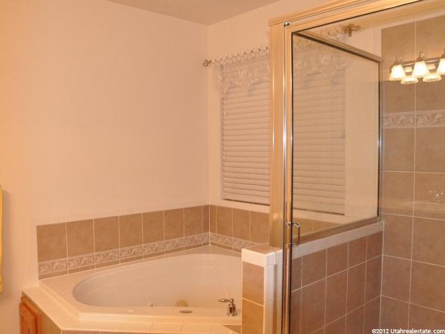 2432 W 1600 N, Clinton, UT 84015 — photo 8