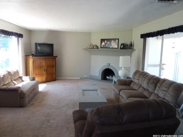 160 W 1000 N, Bountiful, UT 84010 — photo 2