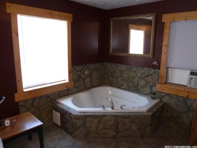 160 W 1000 N, Bountiful, UT 84010 — photo 7