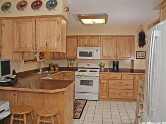 9083 S Daybreak Dr E, Sandy, UT 84093 — photo 2