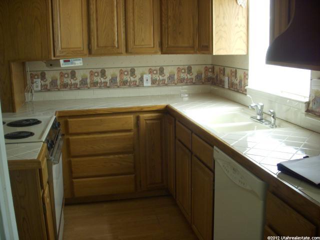 305 E 100 S, Hyrum, UT 84319 — photo 2