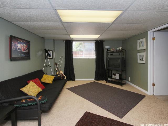 10068 S Pinehurst Dr, Sandy, UT 84092 — photo 12