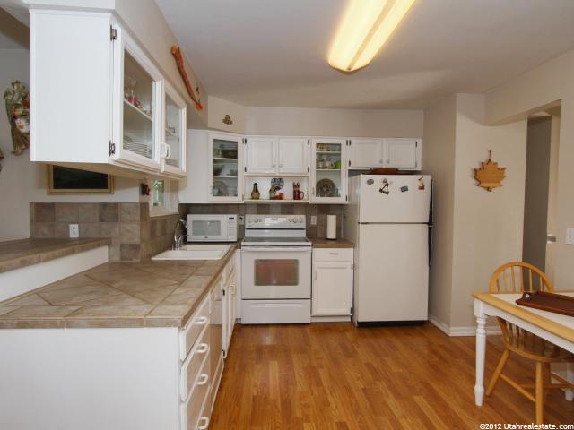 10068 S Pinehurst Dr, Sandy, UT 84092 — photo 9