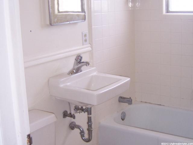 389 W 5000 S, Washington Terrace, UT 84405 — photo 11