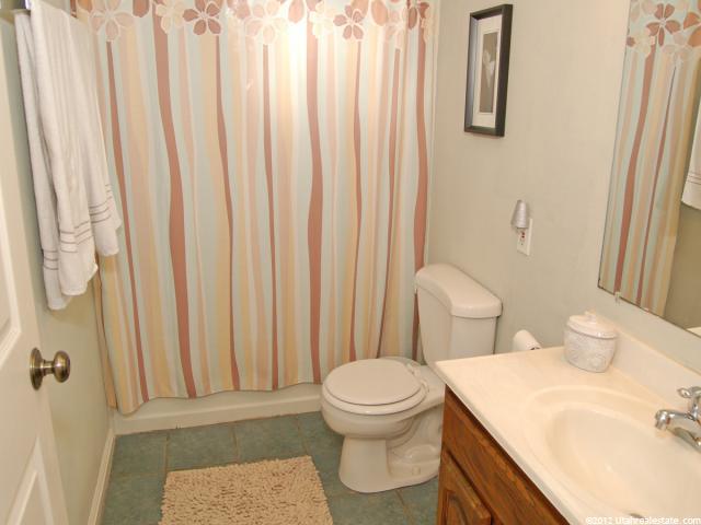 18 E Wicker Ln, Bountiful, UT 84010 — photo 11