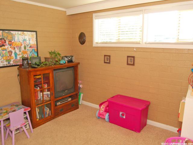 18 E Wicker Ln, Bountiful, UT 84010 — photo 12