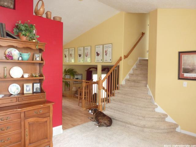 867 E Johnsonway Dr S, Sandy, UT 84094 — photo 2