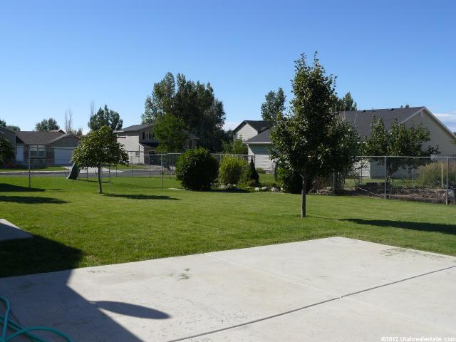 476 W 2075 N, Harrisville, UT 84414 — photo 6