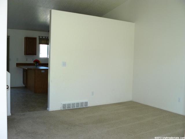 476 W 2075 N, Harrisville, UT 84414 — photo 9