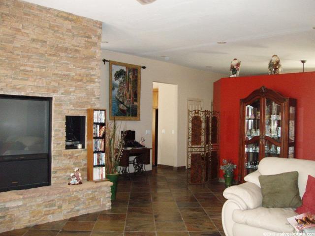2402 S Augusta Dr, St. George, UT 84790 — photo 5