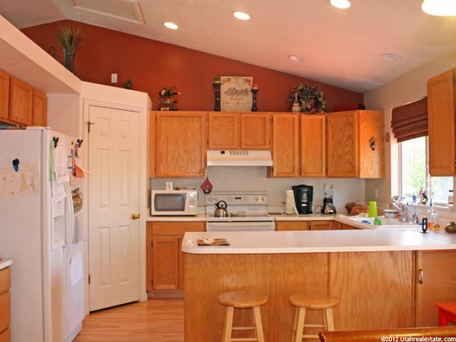 412 S 925 E, Layton, UT 84041 — photo 6