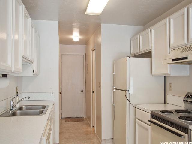 236 W Meadow Ln, Centerville, UT 84014 — photo 9