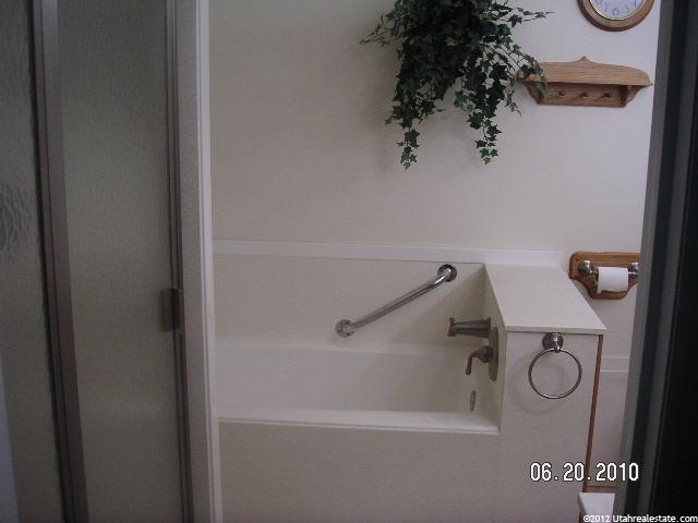 3003 S 400 West St W, Bountiful, UT 84010 — photo 2
