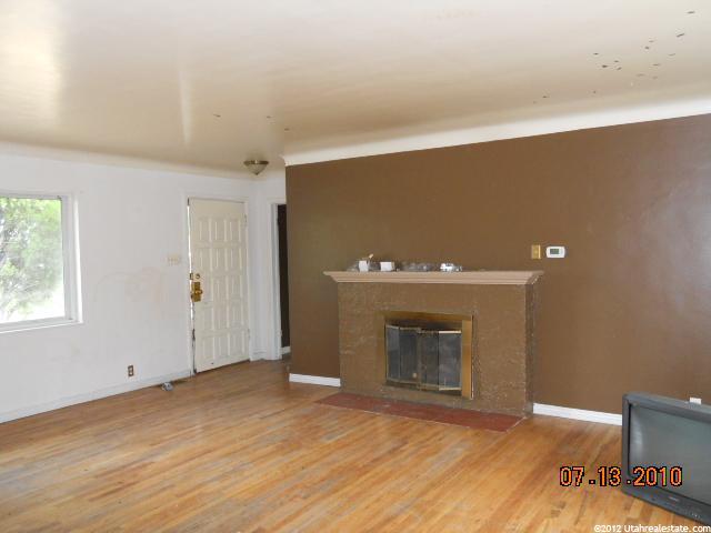 586 W 300 N, Clearfield, UT 84015 — photo 2