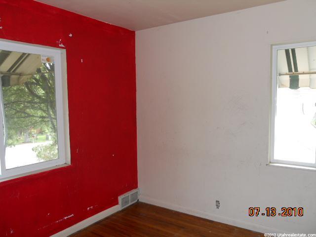 586 W 300 N, Clearfield, UT 84015 — photo 4