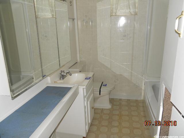 586 W 300 N, Clearfield, UT 84015 — photo 10