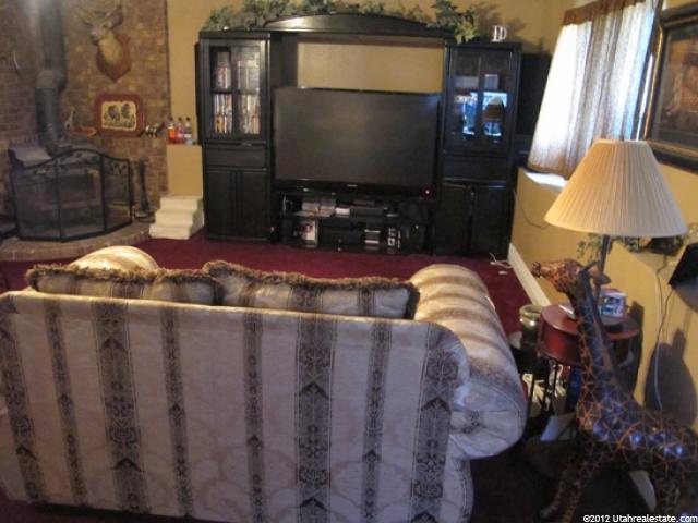 4867 S 3000 W, Roy, UT 84067 — photo 9
