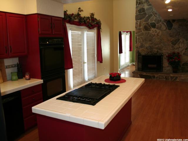 987 Woodridge Dr, Layton, UT 84040 — photo 3