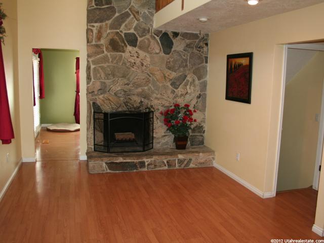 987 Woodridge Dr, Layton, UT 84040 — photo 4