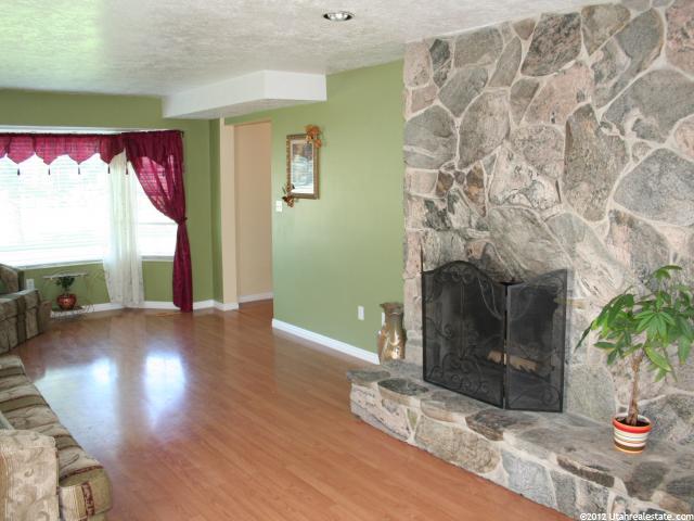 987 Woodridge Dr, Layton, UT 84040 — photo 5