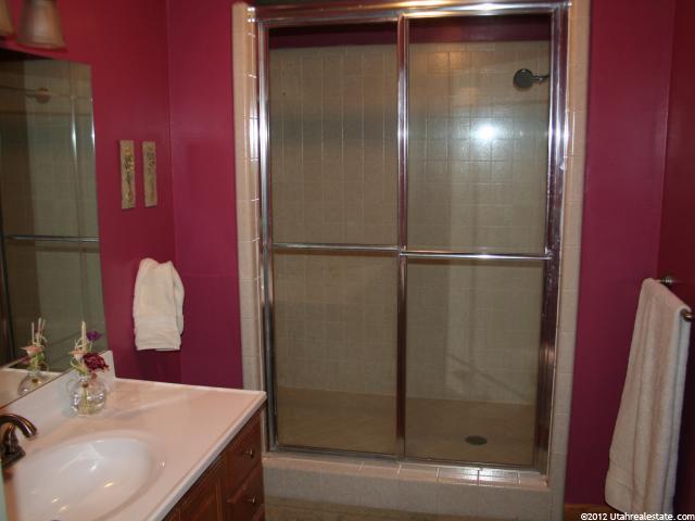 987 Woodridge Dr, Layton, UT 84040 — photo 8