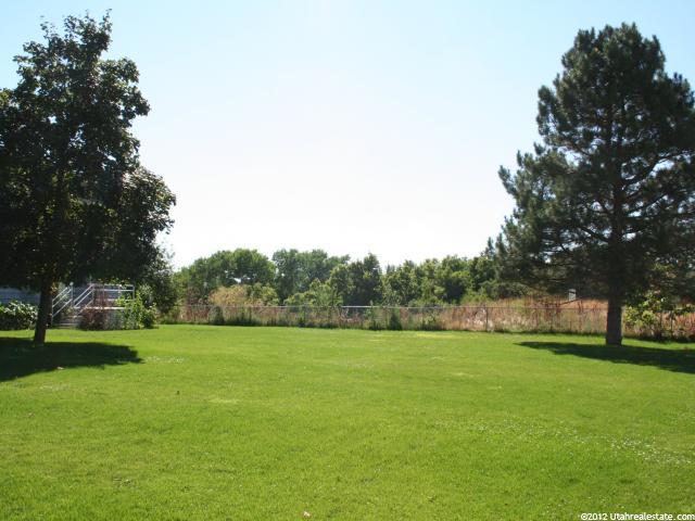 987 Woodridge Dr, Layton, UT 84040 — photo 10