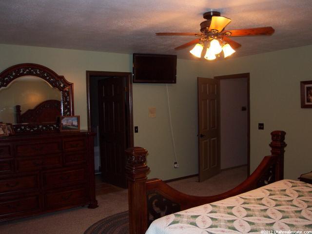 79 S 2700 E, Layton, UT 84040 — photo 7