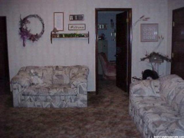 157 S Center St, Hyrum, UT 84319 — photo 8